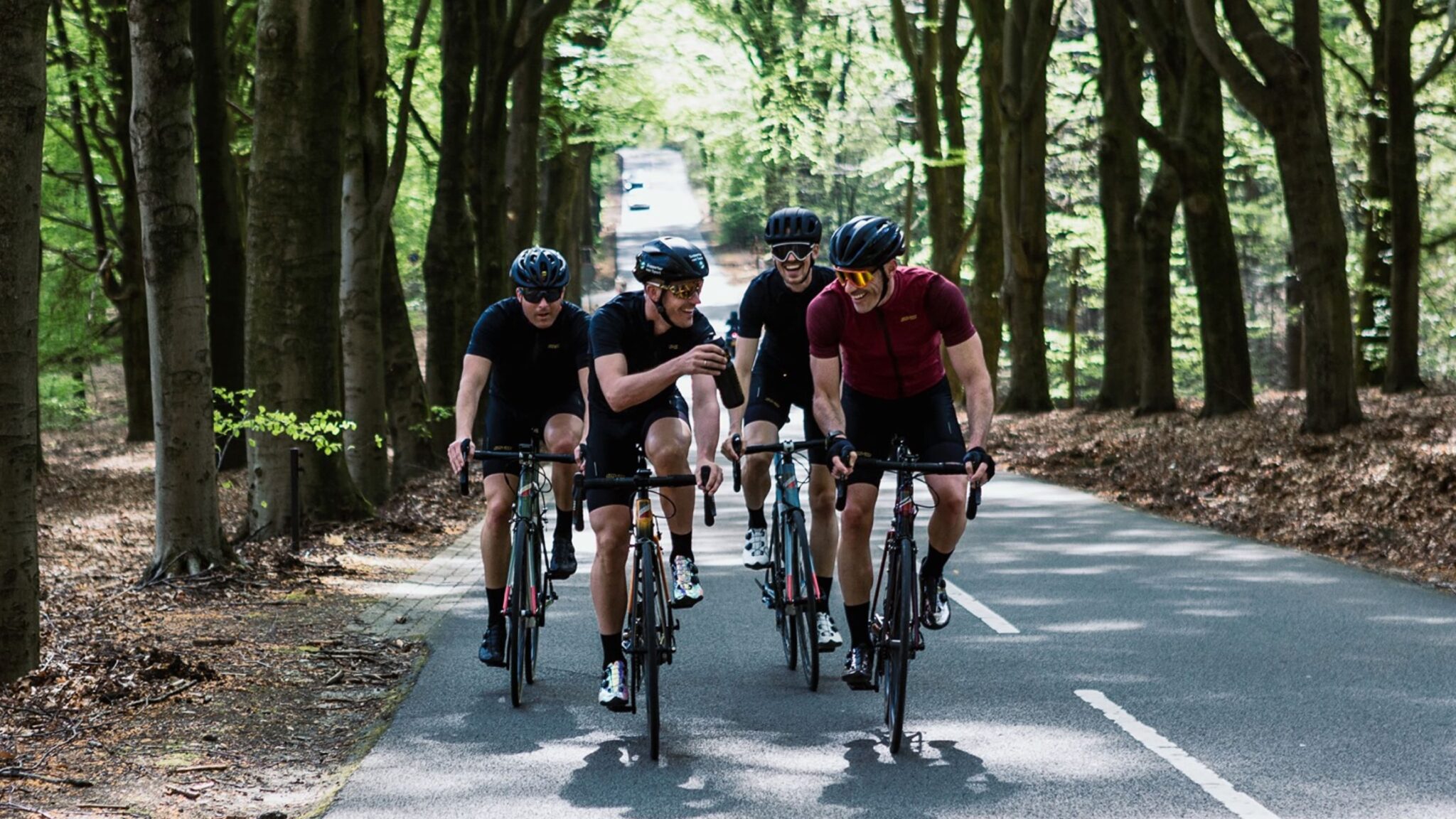 contact-group-riders-min